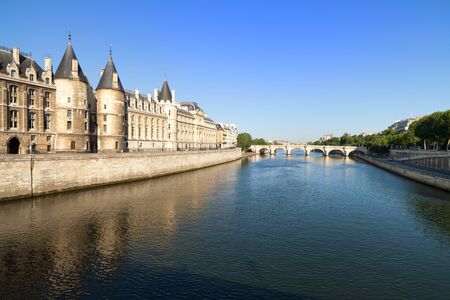 The early morning beauty of the River Seine in Paris, France.の写真素材