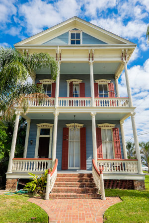 GALVESTON, TEXAS USA - MAY 6, 2014: The Silk Stocking Residential Historic District in Galveston contains beautifully restored vintage homes of the Queen Anne architecture style.のeditorial素材