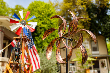 Wimberley, Texas USA - April 6, 2016: Colorful shop with artwork and vintage items on display in the small Texas Hill Country town of Wimberley.のeditorial素材
