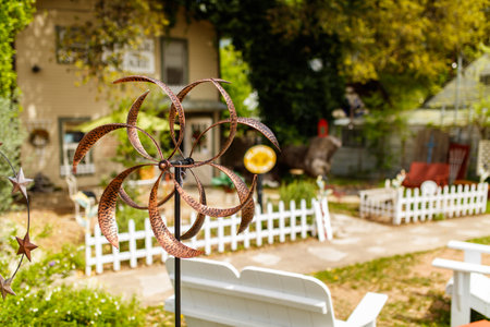 Wimberley, Texas USA - April 6, 2016: Colorful shop with artwork and vintage items on display in the small Texas Hill Country town of Wimberley.のeditorial素材