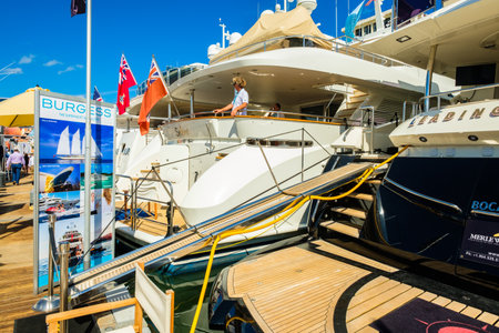Miami Beach, Fl USA - February 17, 2017: The popular Miami International Boat Show features more than 3,000 boats and 2,000 exhibitors from all over the globe.のeditorial素材