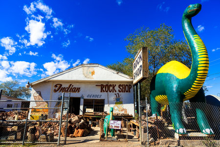 Holbrook, AZ USA - October 29, 2016: The Rock Shop, located near the Petrified Forest, in this small desert town sells petrified rocks from the region.のeditorial素材