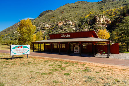Coconino, AZ USA - October 17, 2016: The Slide Rock Market is a rustic general store for tourists visiting the Slide Rock State Park in the Oak Creek Canyon near Sedona.のeditorial素材
