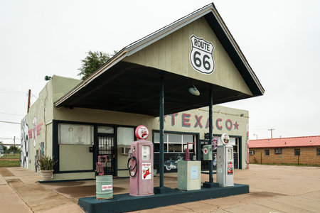 Tucumcari, New Mexico USA - October 4, 2019: Cityscape view of the vintage buildings and signs along the historic Route Highway 66 through this small town located in Quay County.のeditorial素材