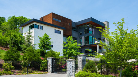 Nashville, Tennessee USA - May 12, 2023: Beautiful luxury estate home in the upscale Brentwood residential districtのeditorial素材