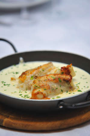 Photo restaurant dishes made with seafood in a frying pan