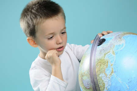 kid learning  earthの写真素材