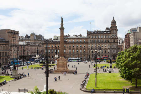 GLASGOW, SCOTLAND - 27 JUNI, 2016: Street view from Glasgow City Chambers in George Square in Glasgow. Glasgow is the city in the Lowlands in Scotland in the United Kingdom.のeditorial素材