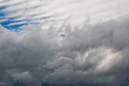 Cloudscape has been developing in gorgeous form. The sky is full of beautiful cumulus clouds.