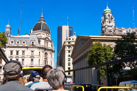 Bus sightseeing tour for tourists, Buenos Aires Argentineのeditorial素材