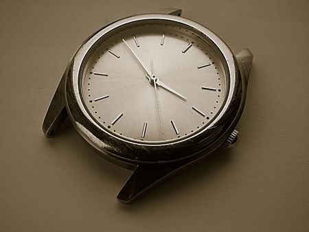 arrows clock, macroshooting (sepia), time