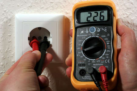Voltage measure