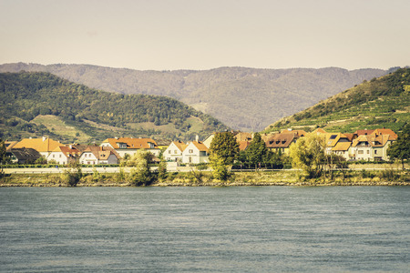 Landschaftsaufnahme von Loiben in der Wachau mit Vintageeffekt ausgearbeitetの写真素材