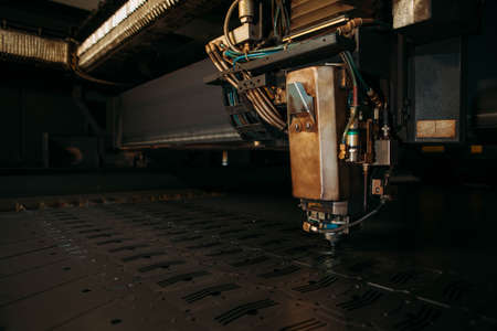 Laser cutting machine cuts the metal