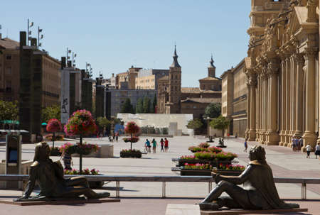 Plaza del Pilar and El Pilar in Zaragoza  Spain の写真素材