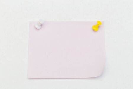Note with a paper clip. Isolated on a white background - Imageの写真素材
