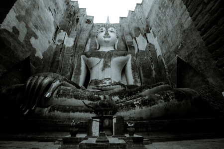 Ancient buddha statue. Sukhothai Historical Park,Thailandのeditorial素材