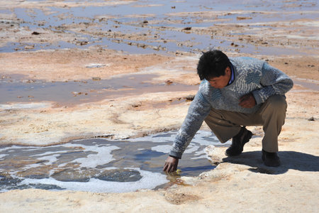 Tourists on the Uyuni salt flatsのeditorial素材