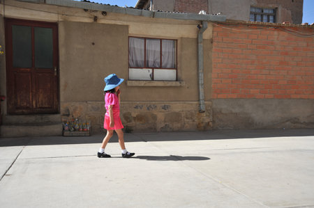 Unidentified children on the streets of Oruro.のeditorial素材