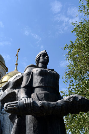 The monument at the mass graves of 62 soldiers of the army historical memorial complex "to Heroes of Stalingrad battle".のeditorial素材