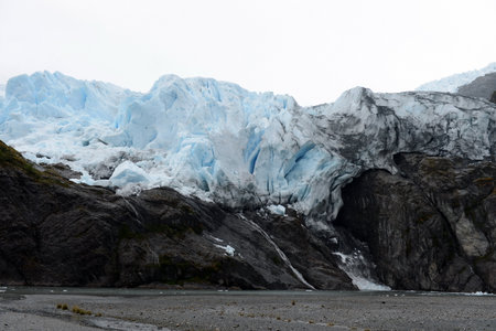 The Aguila glacier in southern Patagonia.のeditorial素材
