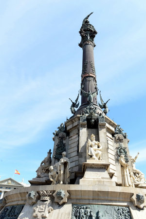 Columbus Monument is 60 m. It is located at finish La Rambla and built in 1888.のeditorial素材