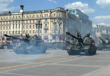 The 2S19 Msta-S (M1990 Farm) is a Russian self-propelled 152 mm howitzer.のeditorial素材