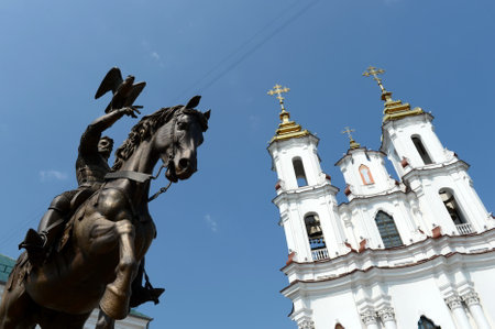 The Holy Resurrection (Market) church and the monument to the Grand Duke of Lithuania, Olgerd, in Vitebsk.のeditorial素材