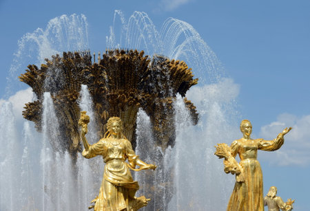 Fountain "Friendship of Peoples" at the All-Russian Exhibition Center in Moscow.のeditorial素材