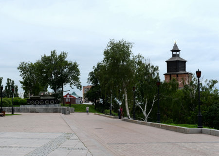 View of the Clock tower and a monument to the T-34 tank in the Nizhny Novgorod Kremlin.のeditorial素材