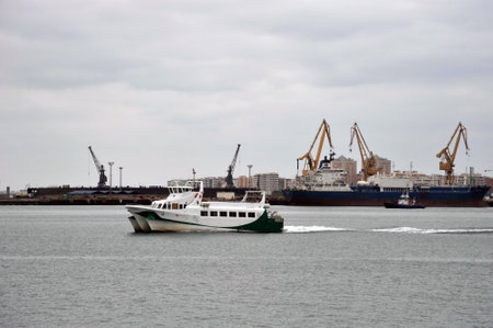Seaport of Cadiz on the shores of the Cadiz Gulf of the Atlantic Ocean.のeditorial素材