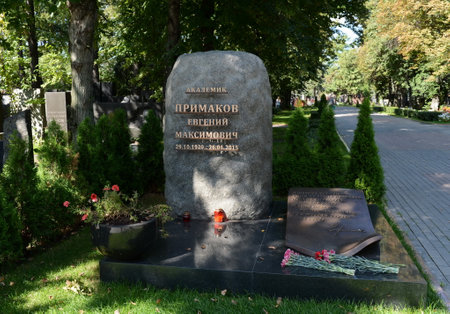 Tomb of the Soviet and Russian political and public figures Yevgeny Primakov at the Novodevichye Cemeteryのeditorial素材