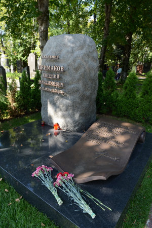 Tomb of the Soviet and Russian political and public figures Yevgeny Primakov at the Novodevichye Cemeteryのeditorial素材