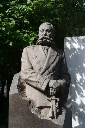 The monument to Colonel-General OI Gorodovikov at the Novodevichy Cemetery in Moscowのeditorial素材