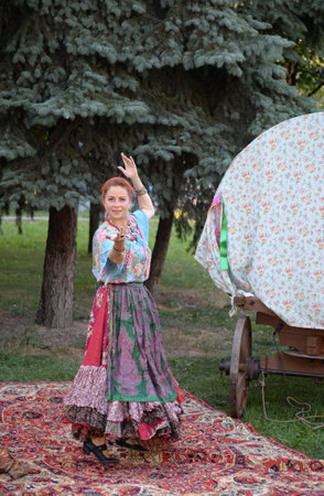 Gypsy dance on Strastnoy Boulevard Moscowのeditorial素材