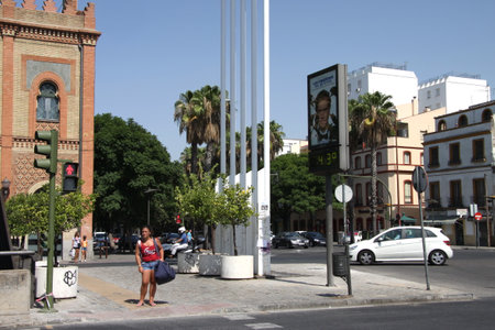 Thermometers in Seville show 43 degrees of heatのeditorial素材
