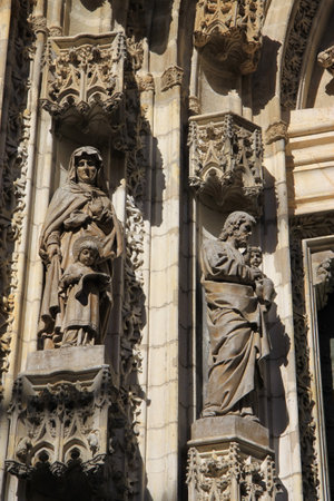 Sculptures at the cathedral in sevilleのeditorial素材