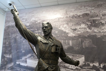 Sculpture "Defend Moscow!" by sculptor Alexander Rukavishnikov in the State Museum of defense of Moscowのeditorial素材