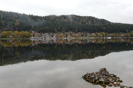 Taiga village of Artybash on the shore of Lake Teletskoye. Altai republicのeditorial素材