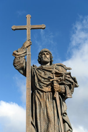Monument to the Holy Prince Vladimir the Great on Borovitskaya Square in Moscowのeditorial素材