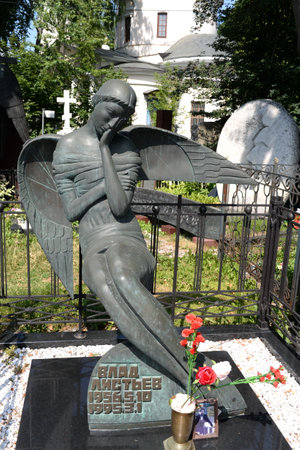 The grave of the famous journalist killed in Russia Vladislav Listyev at the Vagankovsky Cemetery in Moscowのeditorial素材