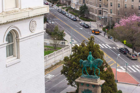 View from Churchill Hotel in Washington DC to the city roadのeditorial素材