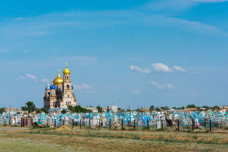 Rural cemetery on the edge of the village of Nikolskoye in the Astrakhan region.のeditorial素材