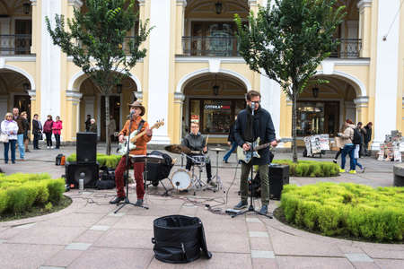 Saint-Petersburg, Russia - September 29, 2017: Street musicians on Nevsky Prospekt, September 29, 2017, Saint-Petersburg, Russia.のeditorial素材