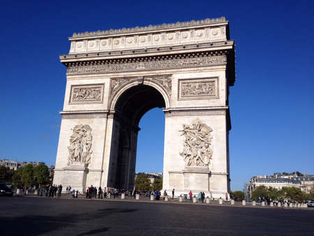 The triumphal arch in Paris on the square of Etoileのeditorial素材