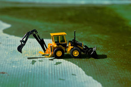 The Forklifts under renovation in the upper reaches of the Han   River.