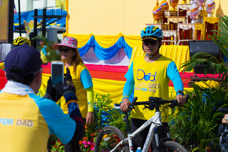 Thailand 2015,Dec 11, people ridding bicycle for honor to king Bhumiphol,in event "BIKE FOR DAD" ,ubon ratchathani town ,Thailand.のeditorial素材