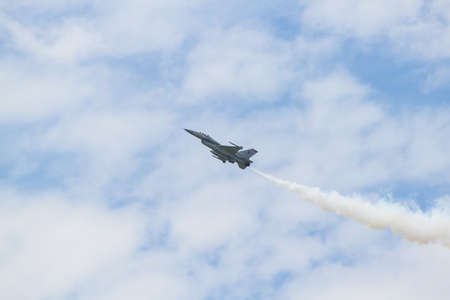 F-16