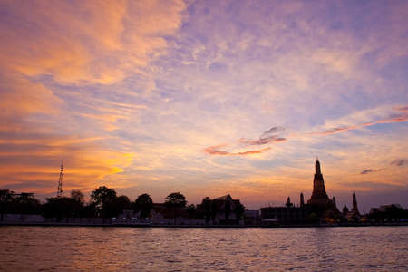 Dusk time at Wat Arun, hilight of Bangkok, Thailand の写真素材