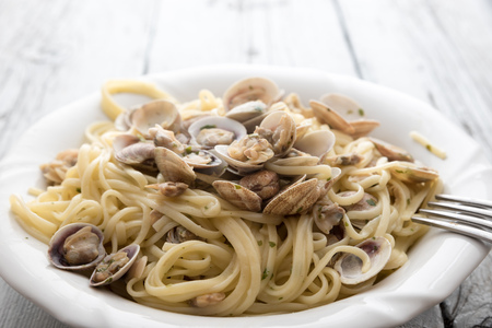 Cooking spaghetti with clamsの写真素材